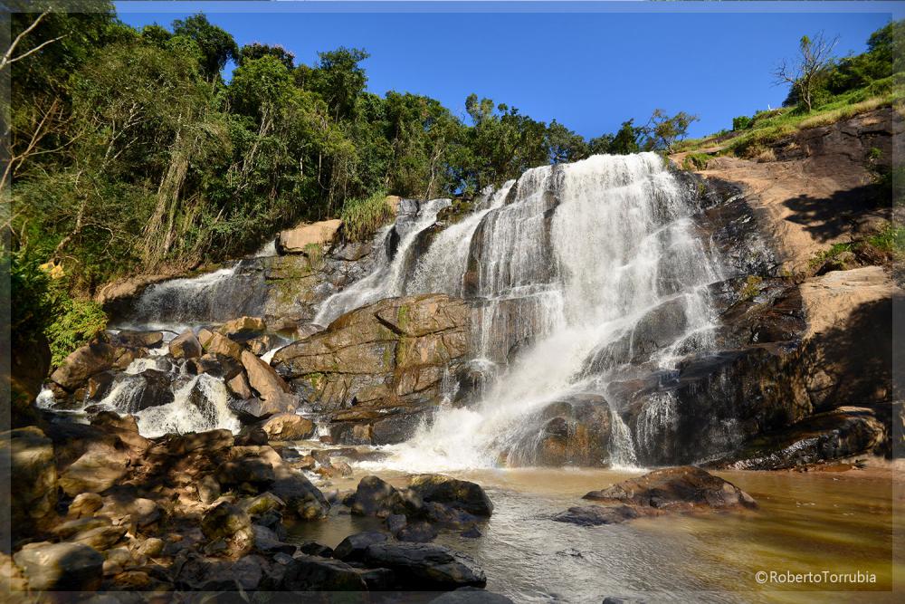 Cachoeira do Félix - Bueno Brandão MG - Foto: Roberto Torrubia Cachoeira do Félix - Bueno Brandão MG - Foto: Roberto Torrubia
