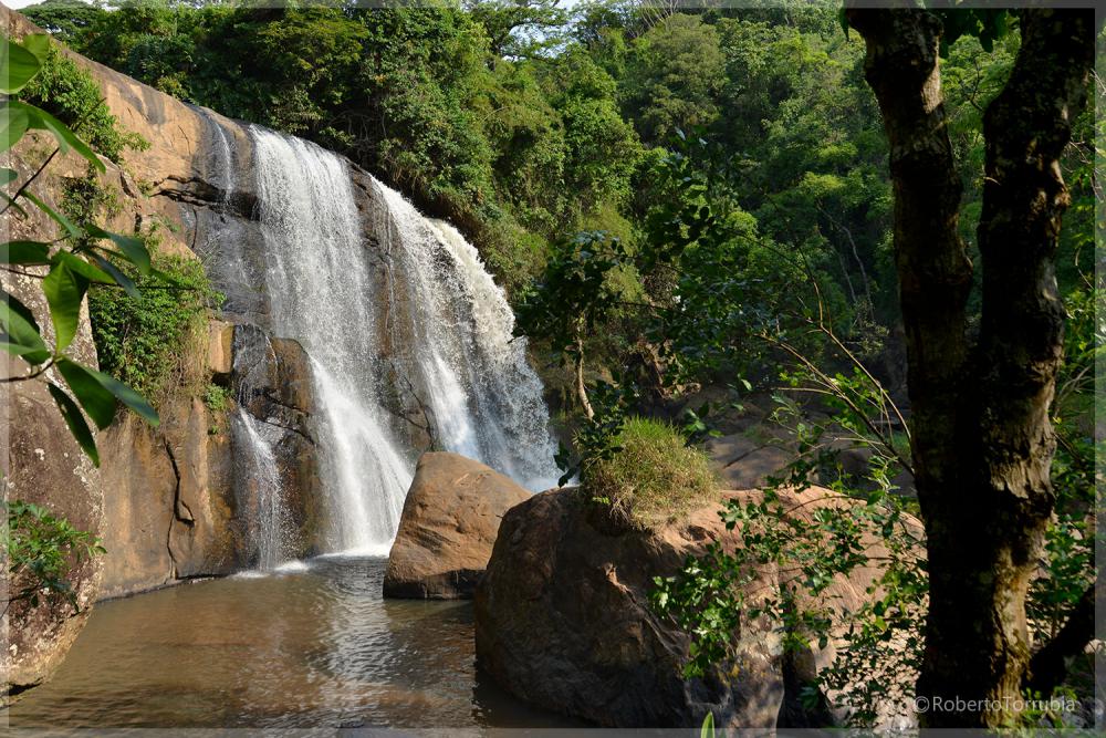 Cachoeira do Machado I - Bueno Brandão MG - Foto: Roberto Torrubia Cachoeira do Machado I - Bueno Brandão MG - Foto: Roberto Torrubia