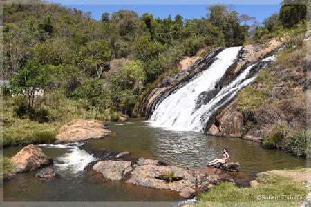 Cachoeira da Pedra Molhada - Carmo do Rio Claro MG  Cachoeira da Pedra Molhada - Carmo do Rio Claro MG