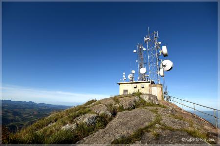Pedra de São Domingos, Serra da Mantiqueira - foto: Roberto Torrubia Pedra de São Domingos, Serra da Mantiqueira - foto: Roberto Torrubia