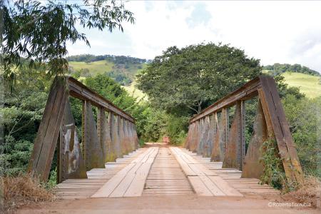 Ponte de Ferro, Paraisópolis Minas Gerais - Foto: Roberto Torrubia