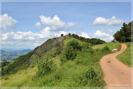 Pico do Machadão - Paraisópolis MG - Serra da Mantiqueira - Foto: Roberto Torrubia Pico do Machadão - Paraisópolis MG - Serra da Mantiqueira - Foto: Roberto Torrubia