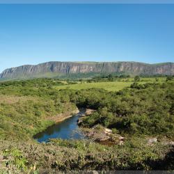 Paredão da Canastra e Rio São Francisco - Parque Nacional da Serra da Canastra - Foto: Roberto Torrubia